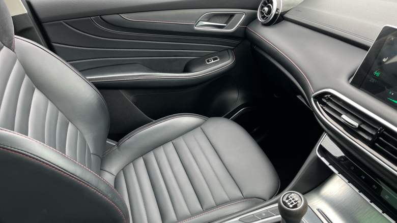 MG Hs 1.5 T-GDI Exclusive 5dr Petrol Hatchback